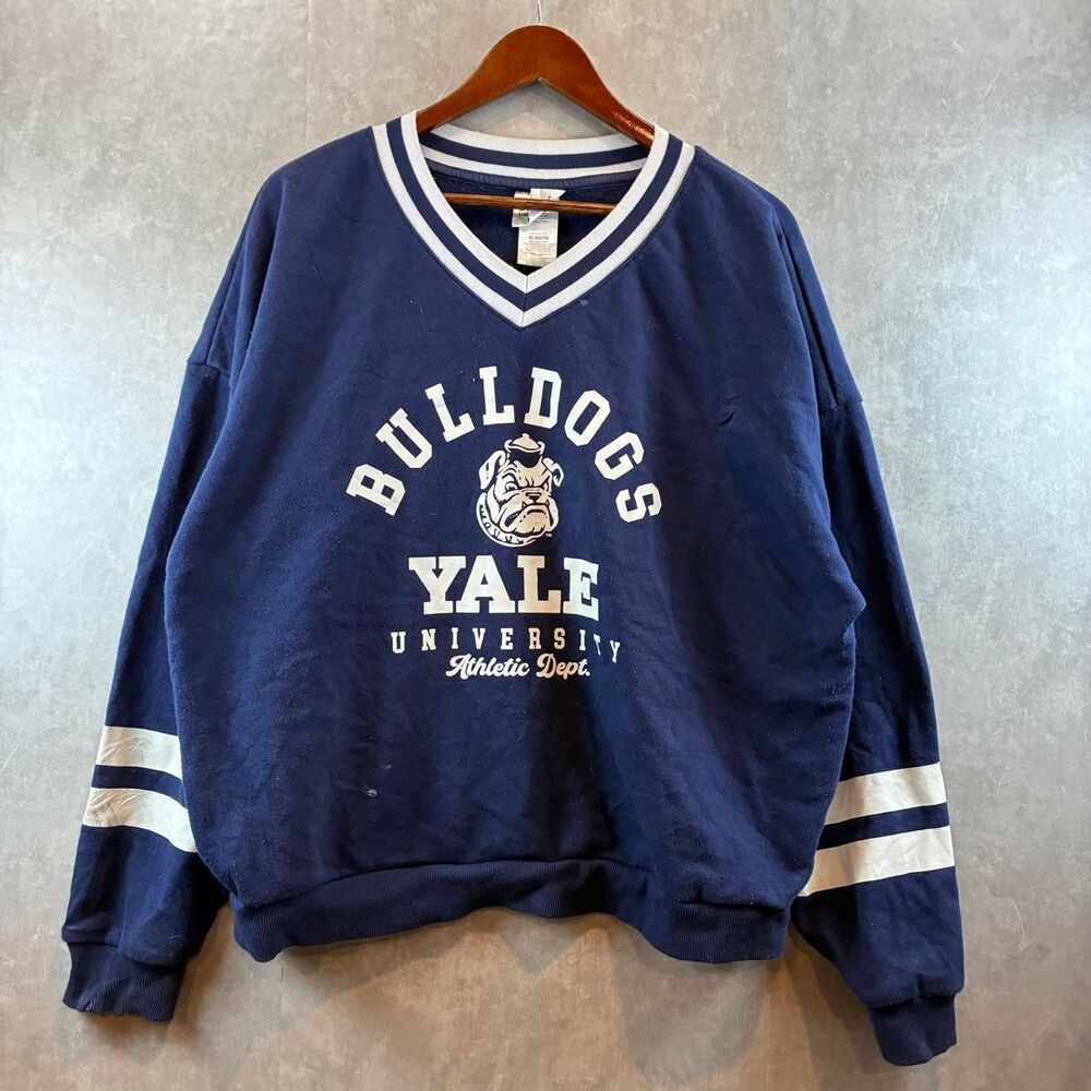 Unbranded Women's Navy and Blue Sweatshirt